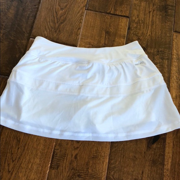 Nike White Skort - Picture 3 of 6